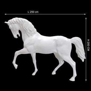 horse statue video