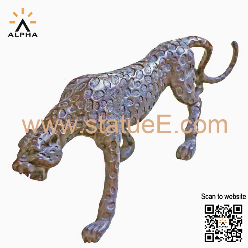 Large bronze leopard statue