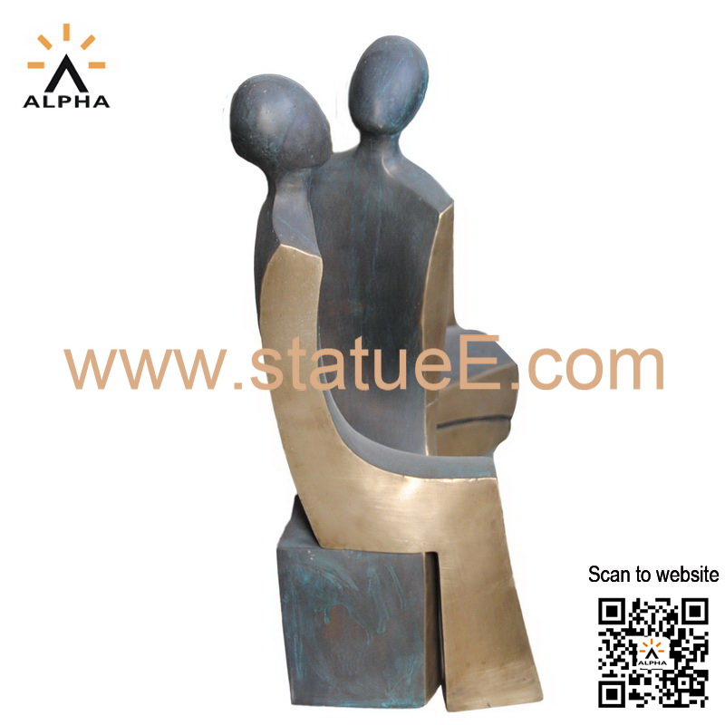 Bronze figurines lovers