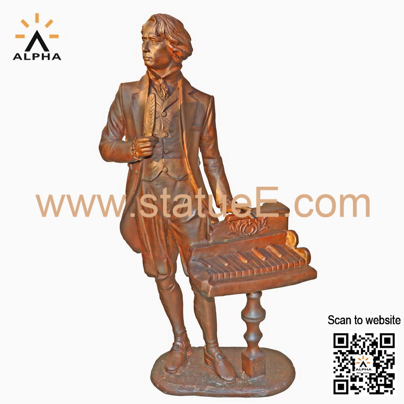 Fryderyk Franciszek Chopin statue