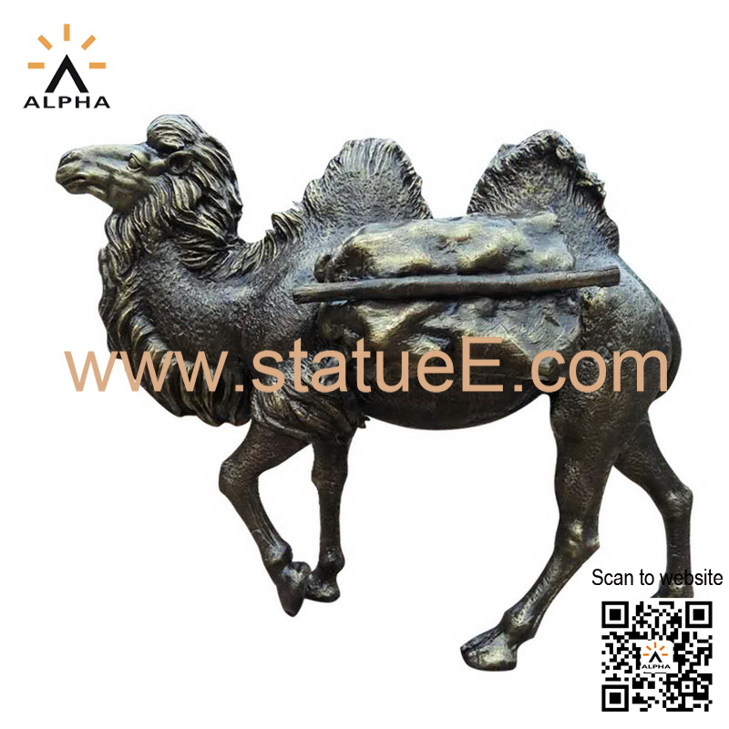 camel statue sculpture