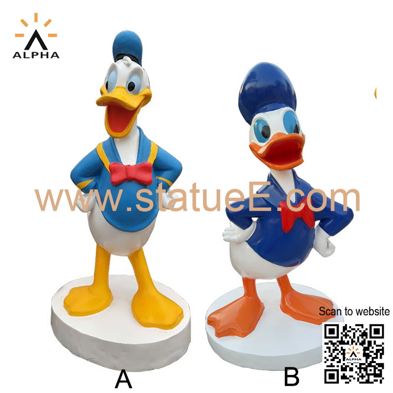 Donald Duck statue