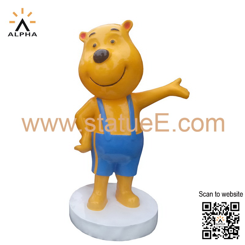 Winnie the pooh bear statue