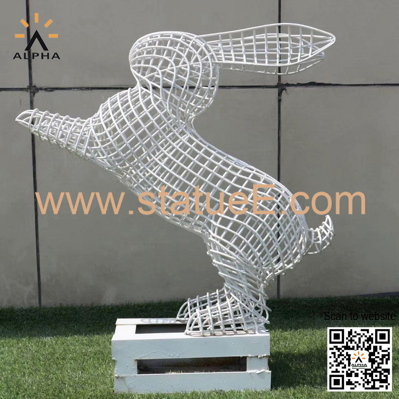 Metal wire sculpture